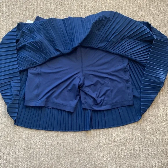 Lululemon Pleated High-Rise Knee-Length Tennis Skirt, L, Club Blue - Picture 6 of 8